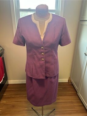 Amanda Smith Classic Purple Two-Piece Skirt Suit Size 6